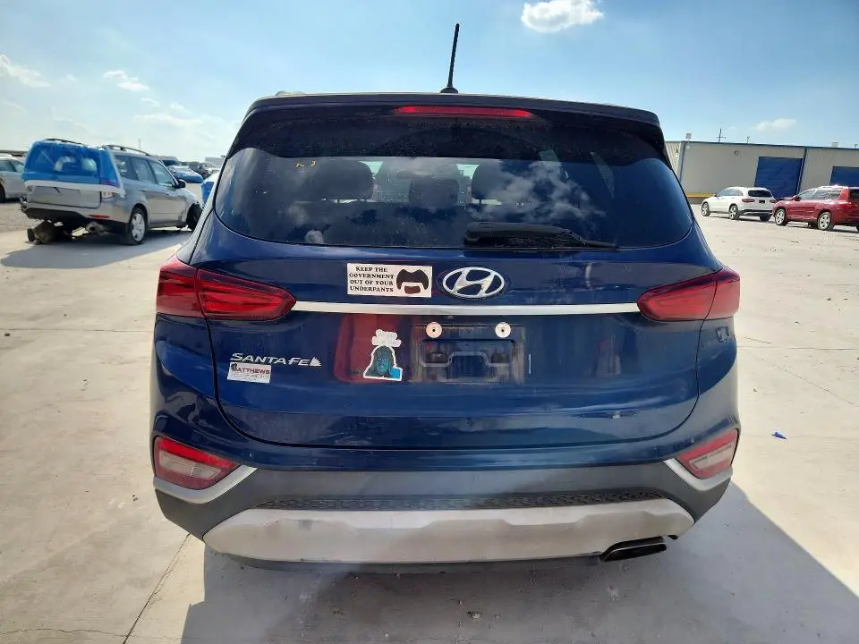 2019 HYUNDAI SANTA FE SE  
