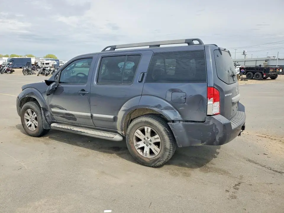 2011 NISSAN PATHFINDER S  