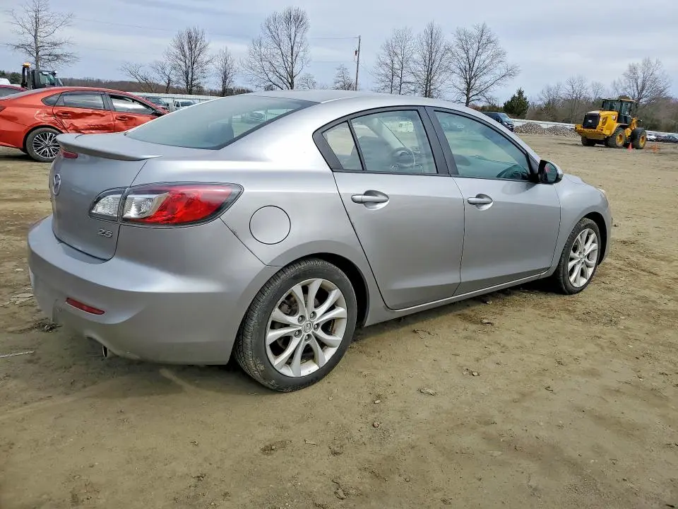 2011 MAZDA 3 S  