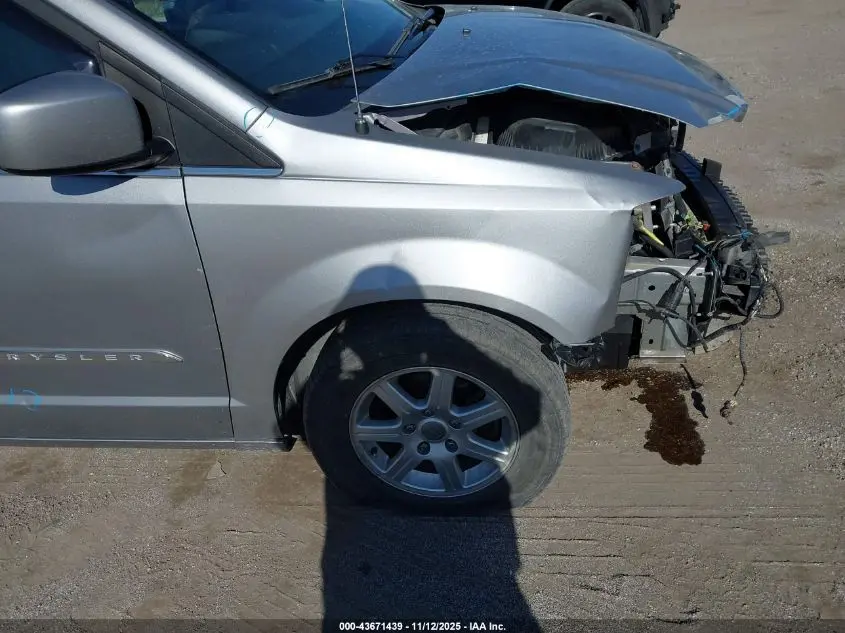 2013 CHRYSLER TOWN & COUNTRY TOURING