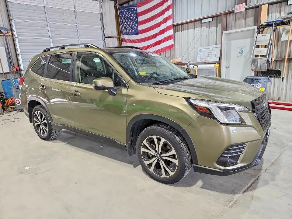 2022 SUBARU FORESTER LIMITED  