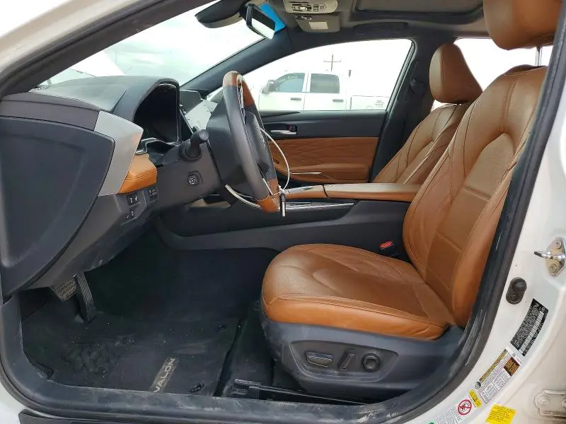 2019 TOYOTA AVALON   