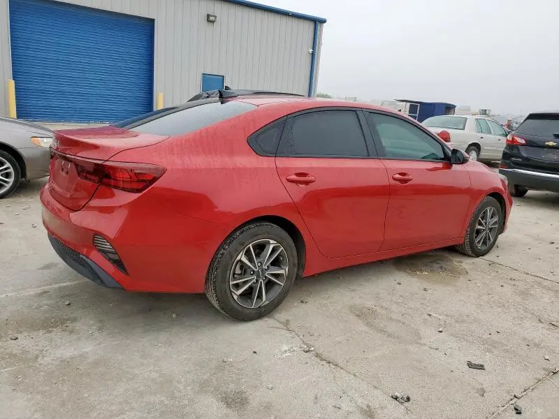 2023 KIA FORTE LX  
