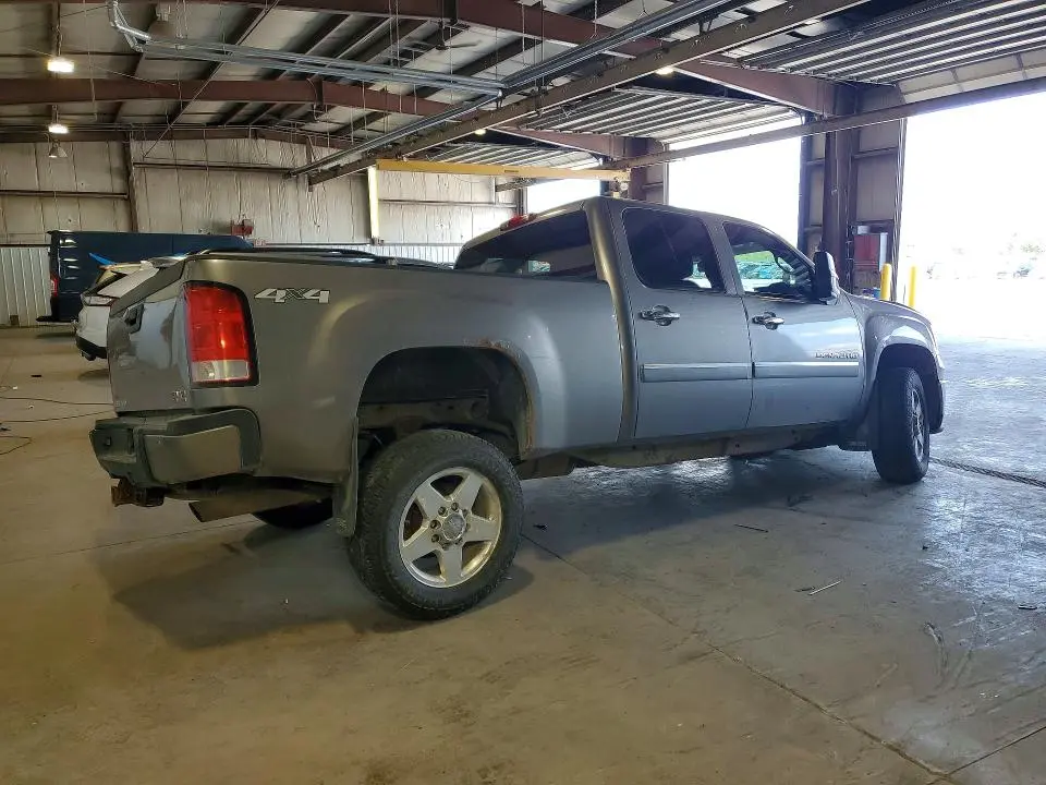 2013 GMC SIERRA K2500 DENALI  