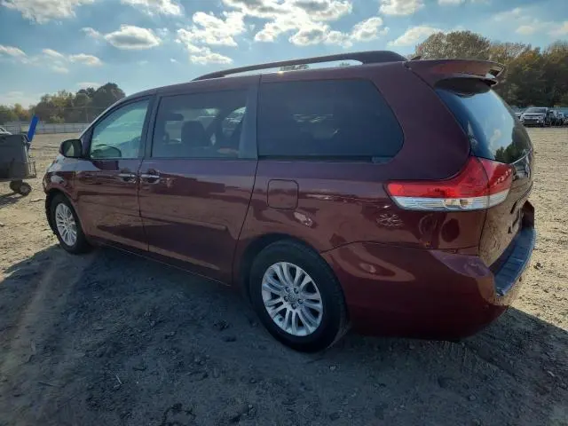 2011 TOYOTA SIENNA XLE  