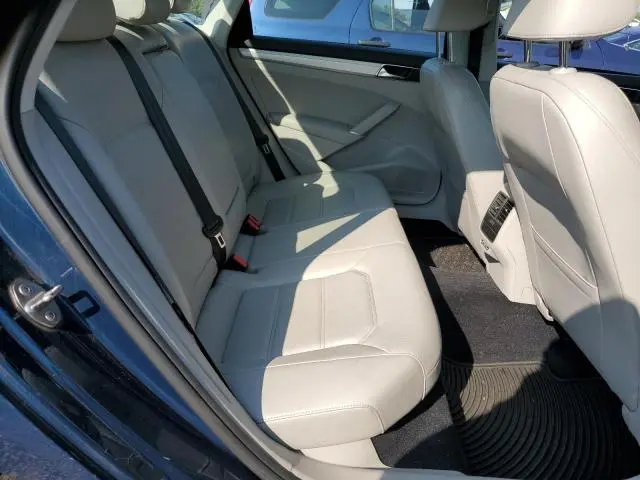 2019 VOLKSWAGEN PASSAT WOLFSBURG  