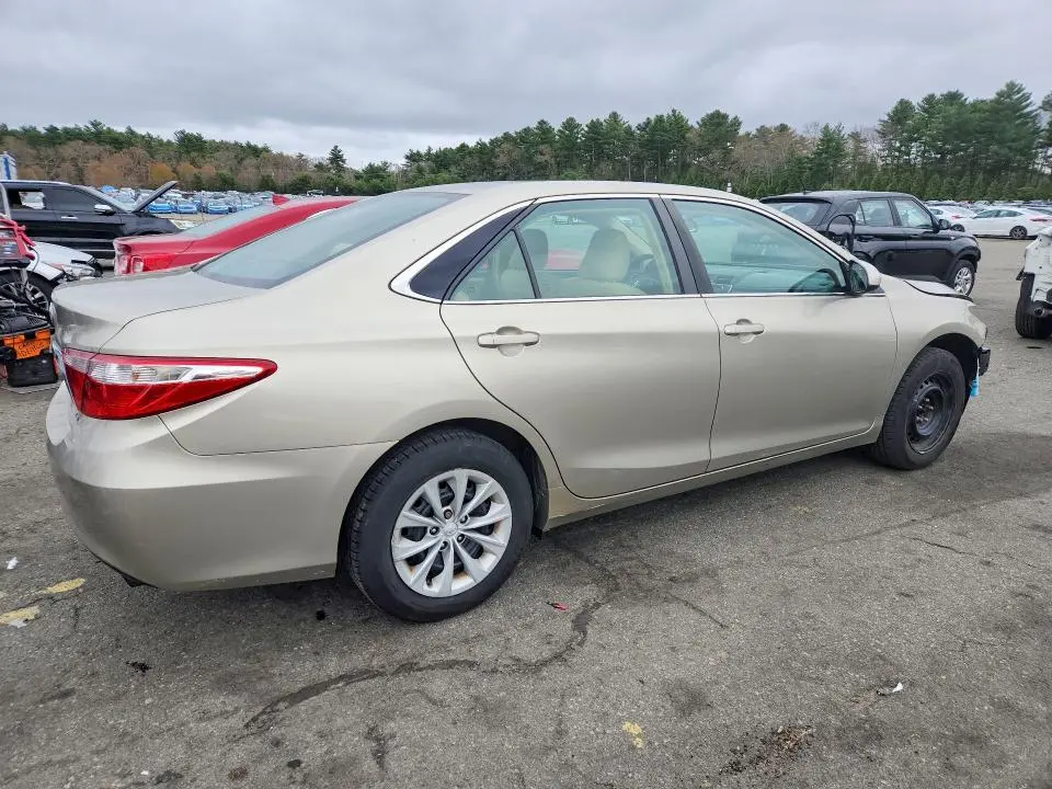 2015 TOYOTA CAMRY LE  