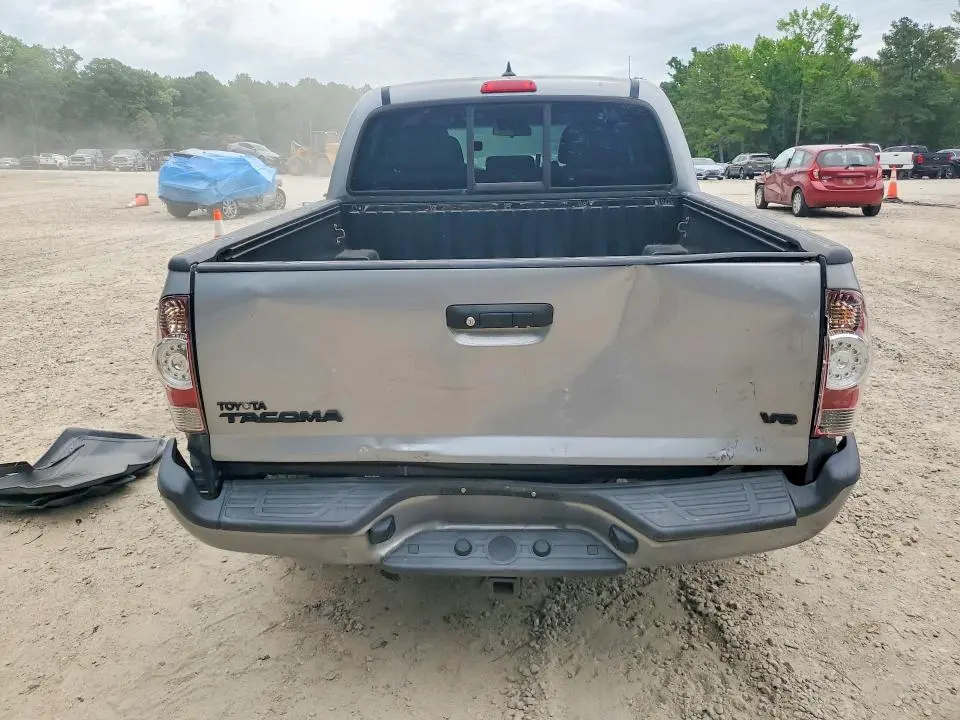 2015 TOYOTA TACOMA V6  