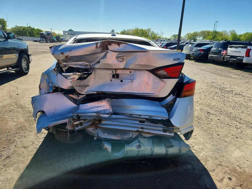 2019 NISSAN ALTIMA SR  