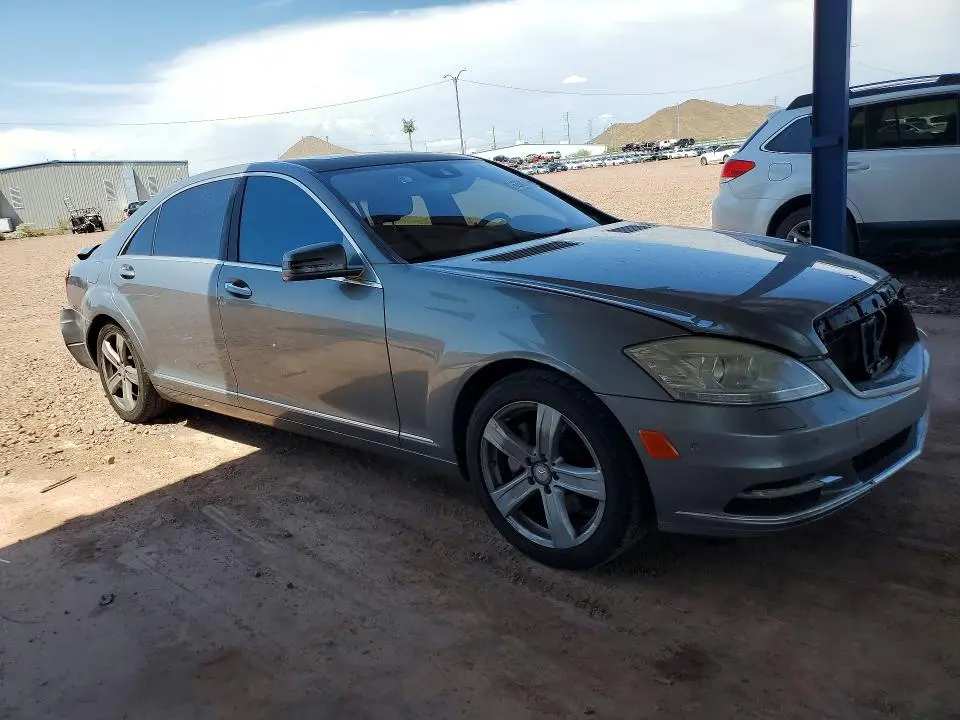 2011 MERCEDES-BENZ S 550  