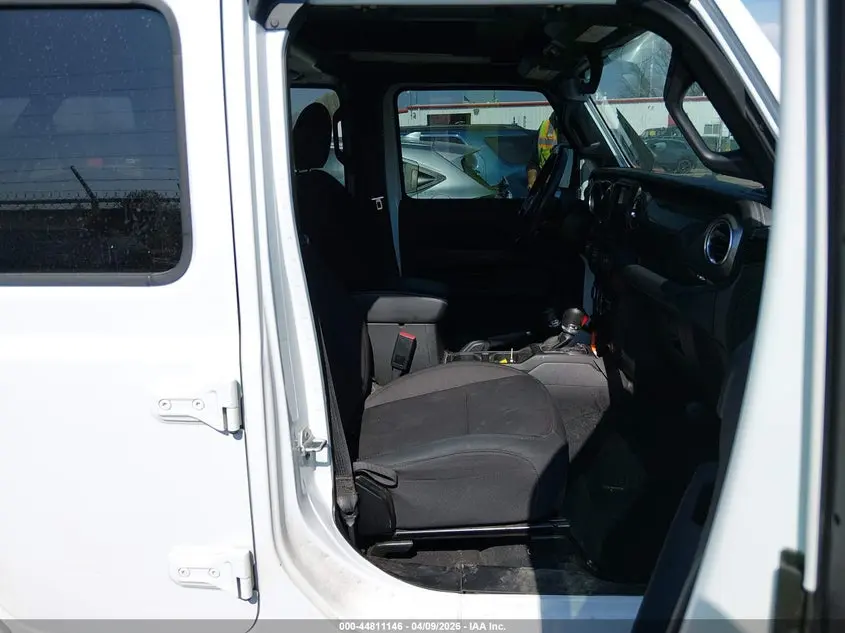 2022 JEEP WRANGLER UNLIMITED SAHARA 4X4