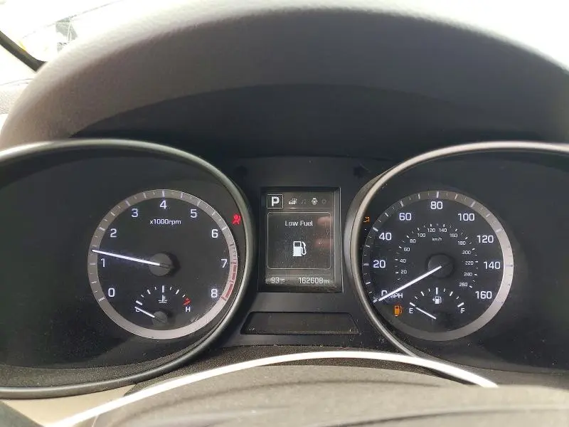 2017 HYUNDAI SANTA FE SE  