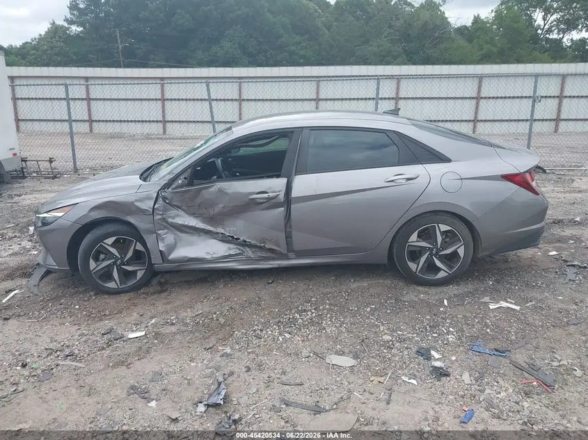 2023 HYUNDAI ELANTRA SEL