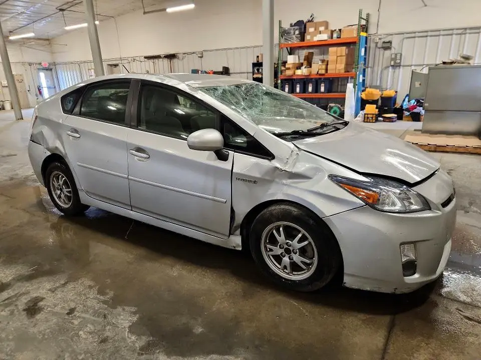 2011 TOYOTA PRIUS THREE  