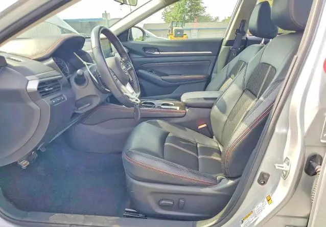 2023 NISSAN ALTIMA SR  