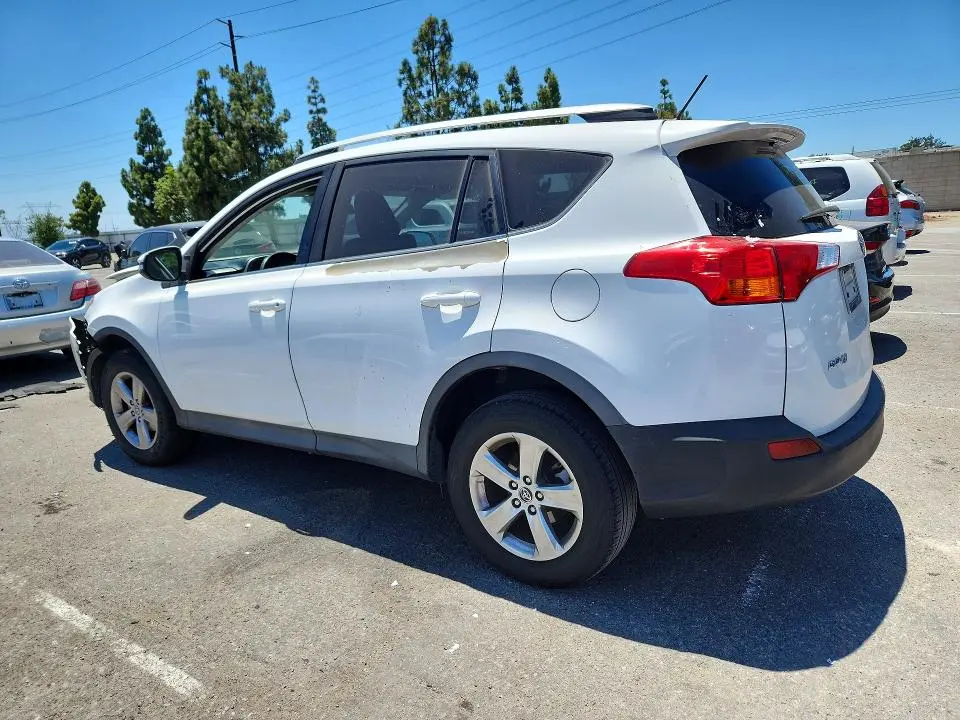 2015 TOYOTA RAV4 XLE  