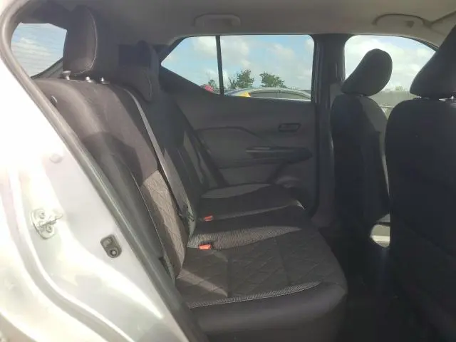2018 NISSAN KICKS S  
