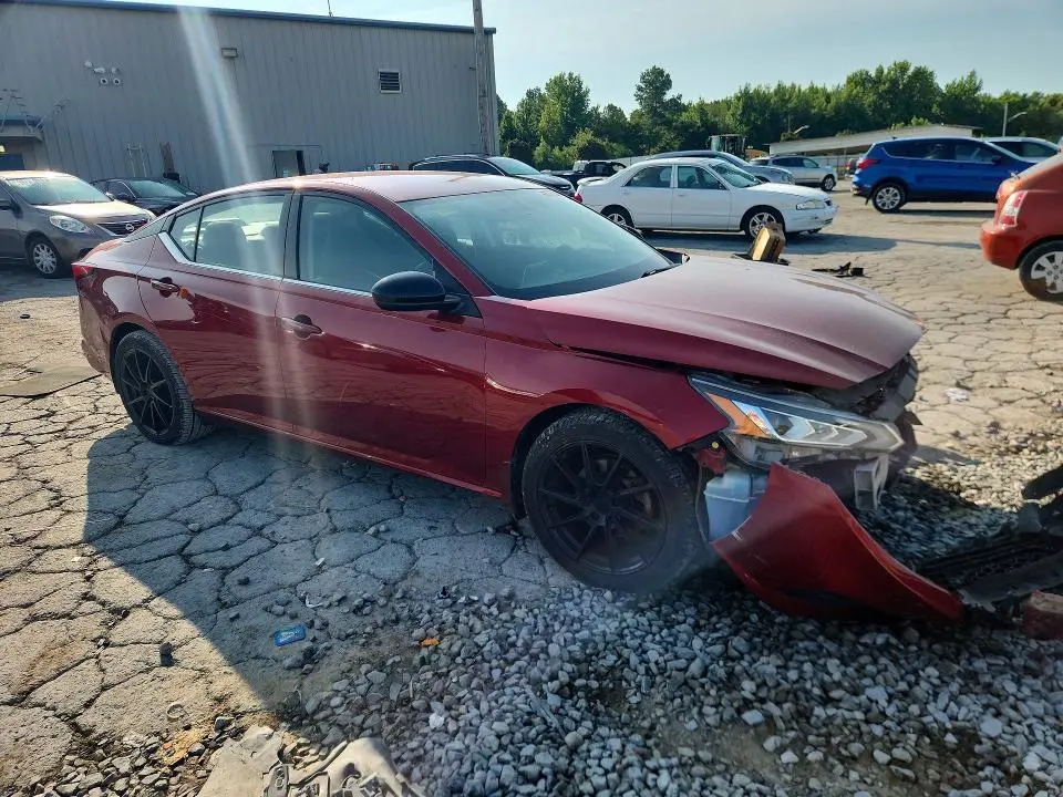2019 NISSAN ALTIMA SR  