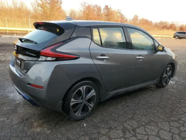 2022 NISSAN LEAF SV  