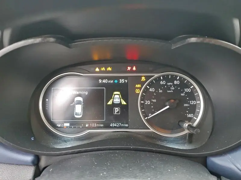 2023 NISSAN VERSA SV  