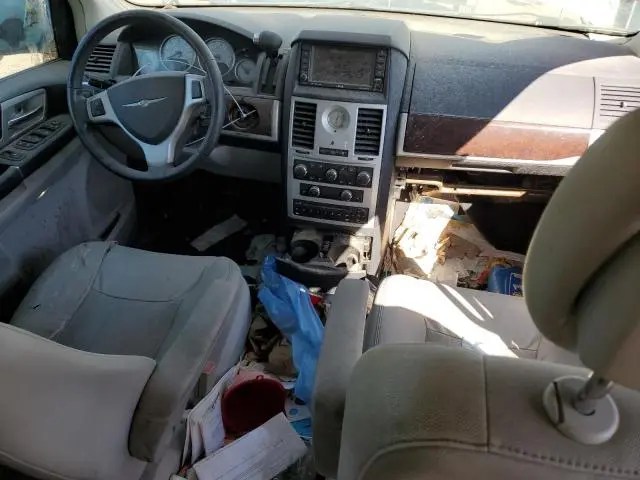 2010 CHRYSLER TOWN & COUNTRY TOURING PLUS  