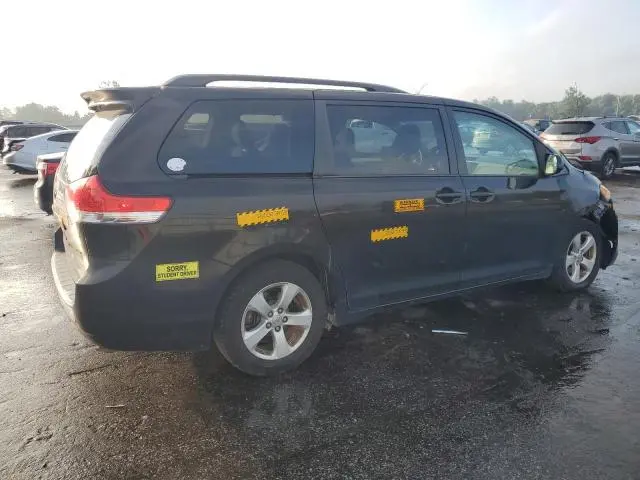 2014 TOYOTA SIENNA LE  