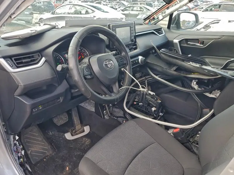 2022 TOYOTA RAV4 XLE  