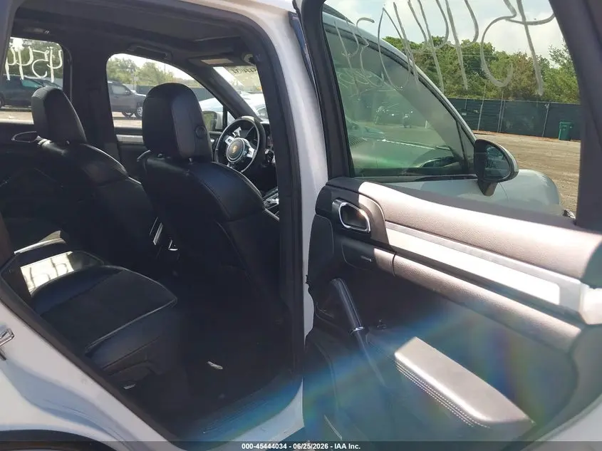 2013 PORSCHE CAYENNE GTS