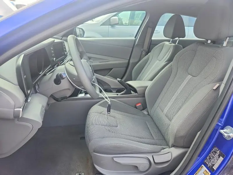2023 HYUNDAI ELANTRA SE  