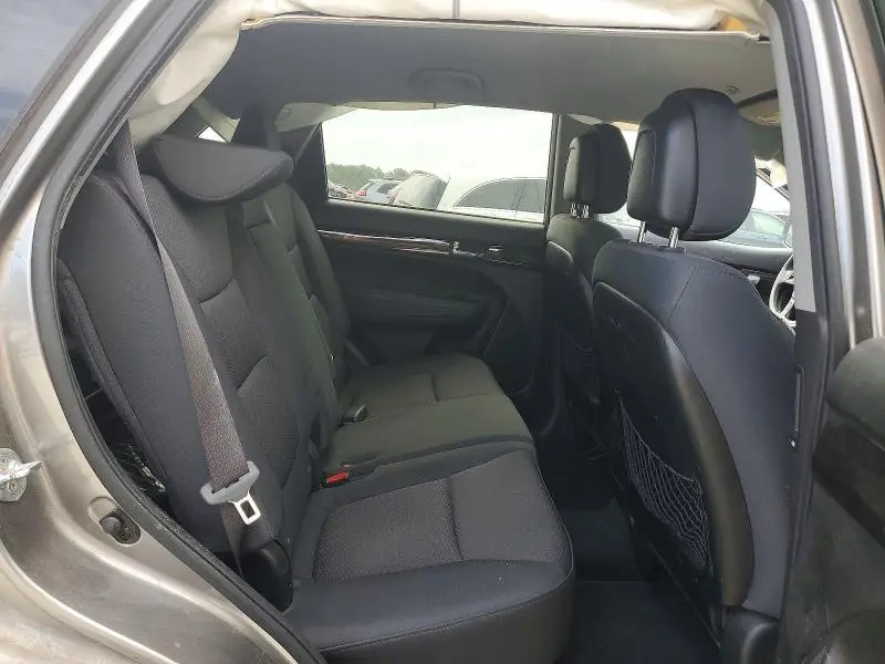 2011 KIA SORENTO LX  