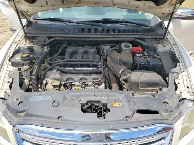 2010 FORD TAURUS LIMITED  
