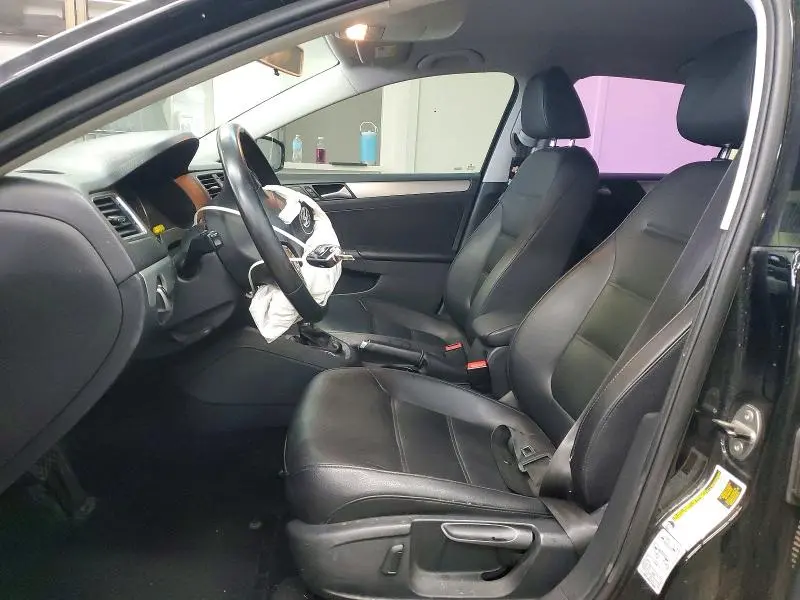 2013 VOLKSWAGEN JETTA SE  