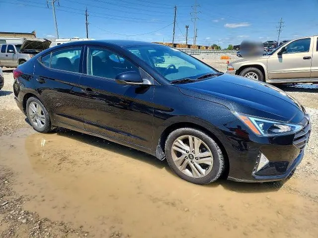 2020 HYUNDAI ELANTRA SEL  