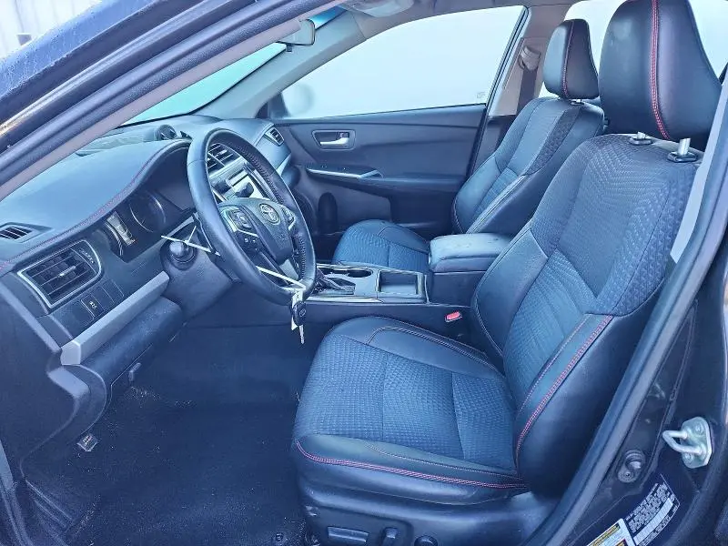 2015 TOYOTA CAMRY SE  