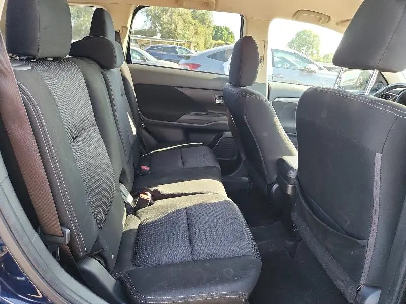 2017 MITSUBISHI OUTLANDER ES  