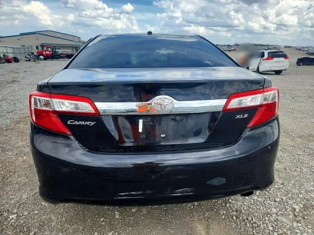 2014 TOYOTA CAMRY XLE  