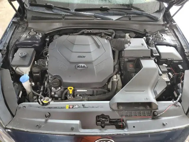 2018 KIA CADENZA PREMIUM  