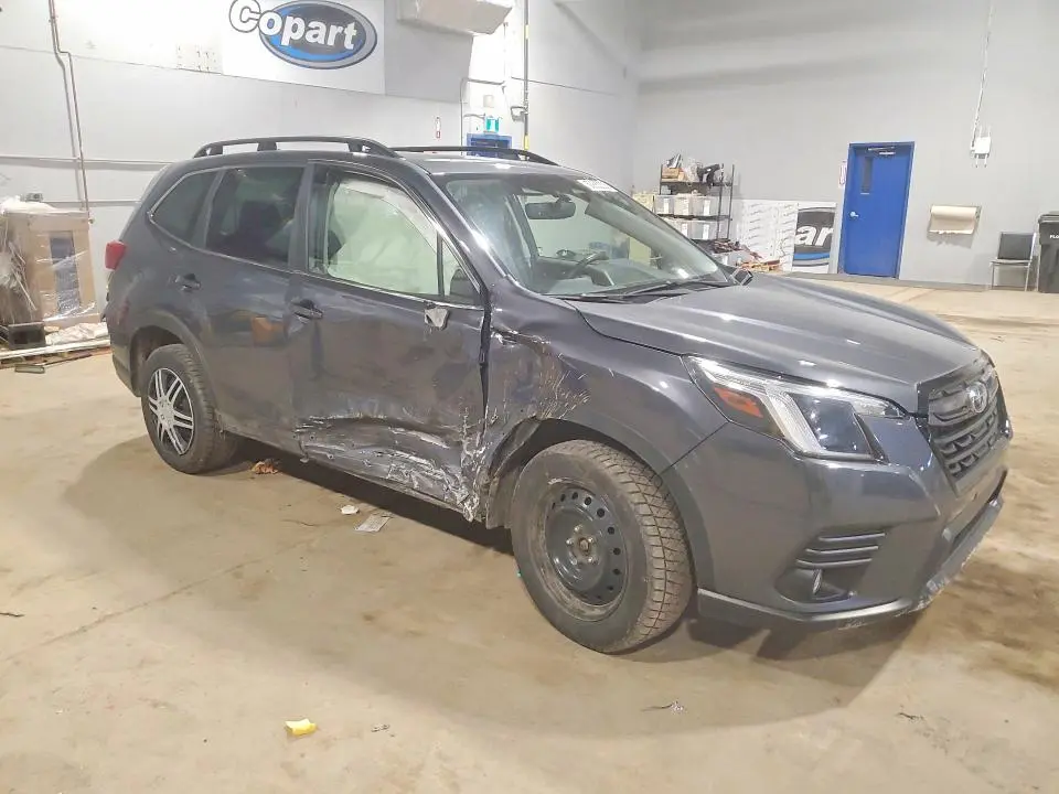 2022 SUBARU FORESTER LIMITED  