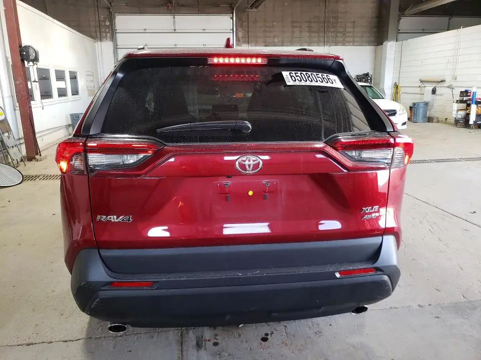 2019 TOYOTA RAV4 XLE  