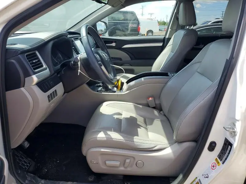 2016 TOYOTA HIGHLANDER XLE  