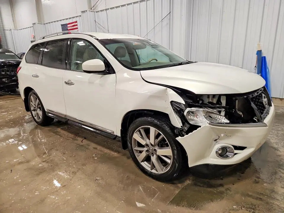 2013 NISSAN PATHFINDER S  