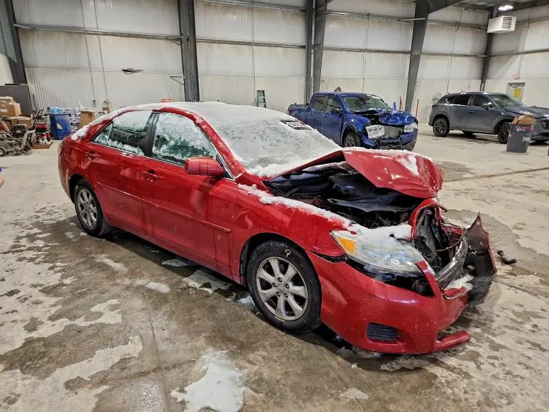 2011 TOYOTA CAMRY SE  