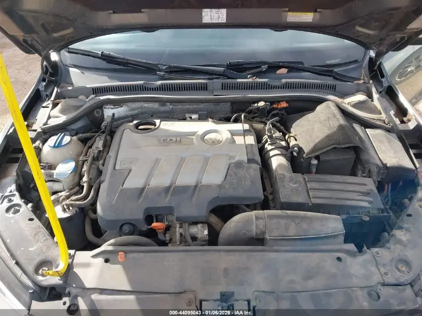 2012 VOLKSWAGEN JETTA 2.0L TDI
