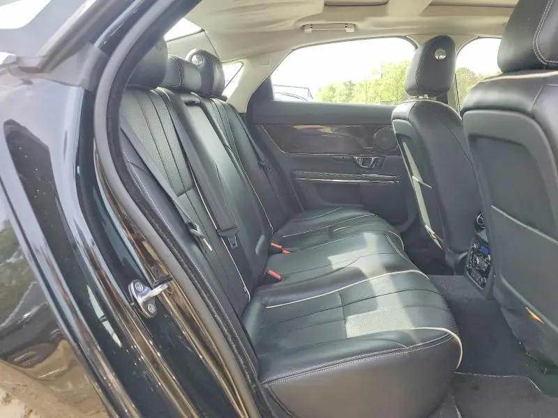2015 JAGUAR XJ   