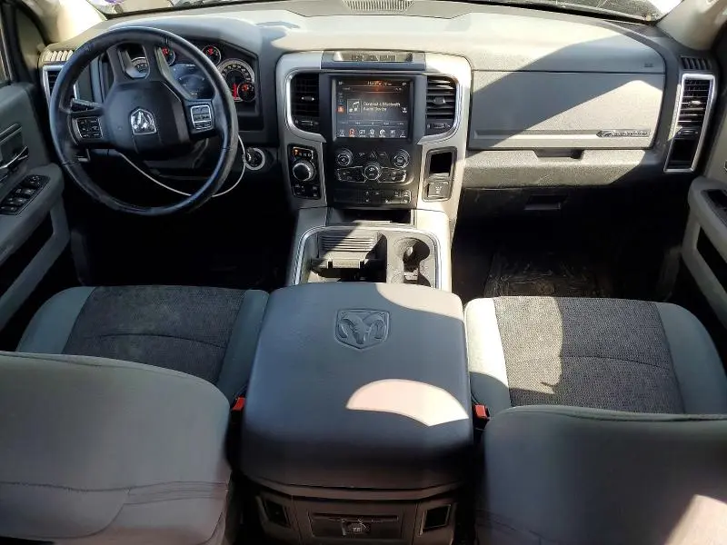 2017 RAM 1500 SLT  