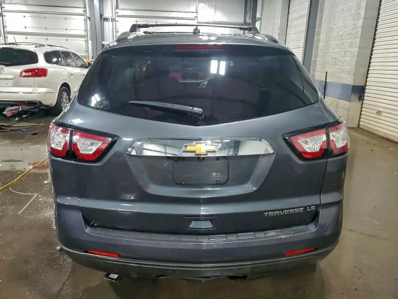 2014 CHEVROLET TRAVERSE LS  