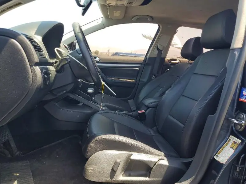 2010 VOLKSWAGEN JETTA LIMITED  