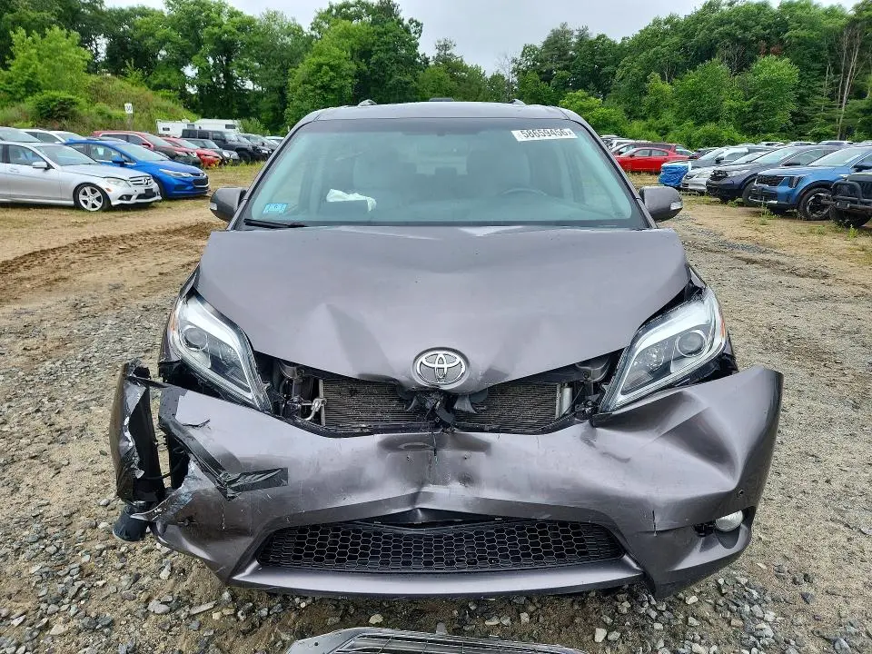 2017 TOYOTA SIENNA LIMITED 7-PASSENGER  