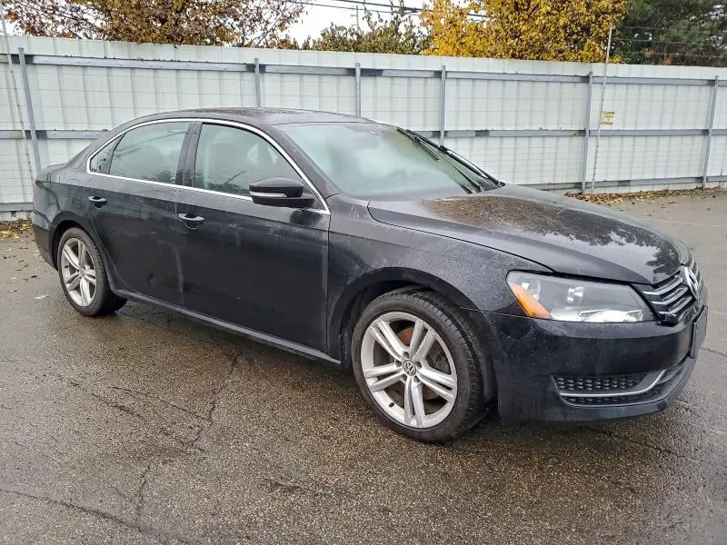 2014 VOLKSWAGEN PASSAT SE  
