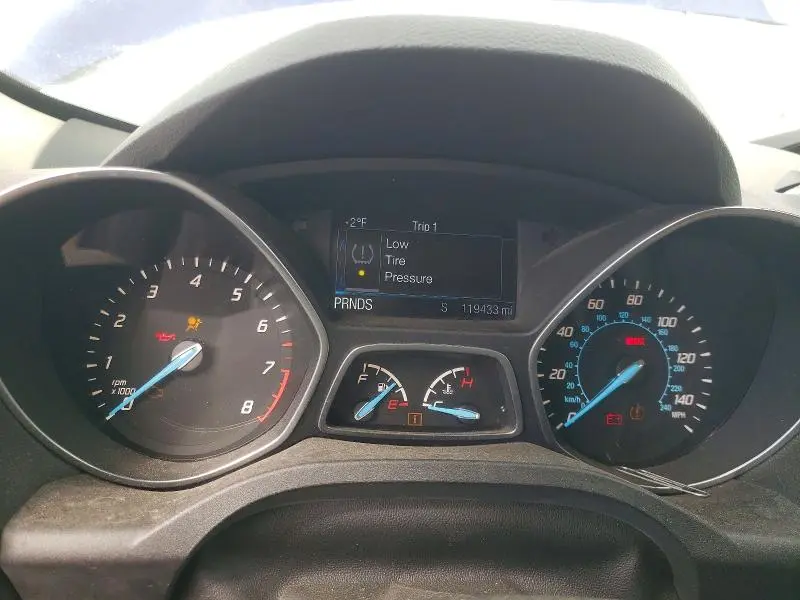2016 FORD ESCAPE SE  
